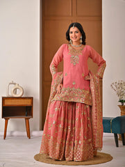 Chic Serenity: Embracing Pink and Gold Glamour