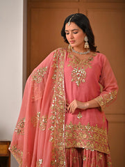 Chic Serenity: Embracing Pink and Gold Glamour