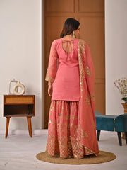Chic Serenity: Embracing Pink and Gold Glamour