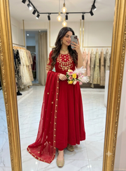 Reflections of Elegance  A Woman's Grace