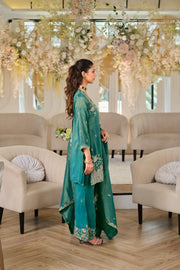 Vibrant Green Ensemble Traditional Pakistani Elegance