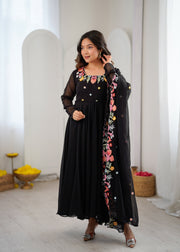 Chic Anarkali Suit with Intricate Detailing