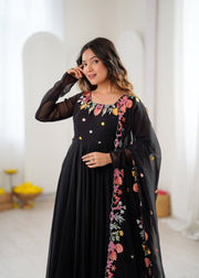 Chic Anarkali Suit with Intricate Detailing