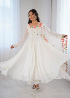 Chic Anarkali Suit with Intricate Detailing