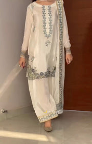 Radiant Selfie in Timeless White Ensemble