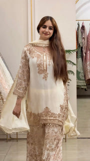 Chic Style Gold and White Ensemble