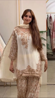 Chic Style Gold and White Ensemble
