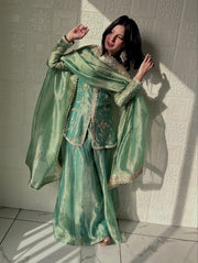 Radiant Green The Luxe Selfie Collection Unveiled
