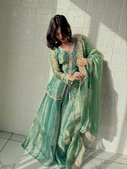 Radiant Green The Luxe Selfie Collection Unveiled